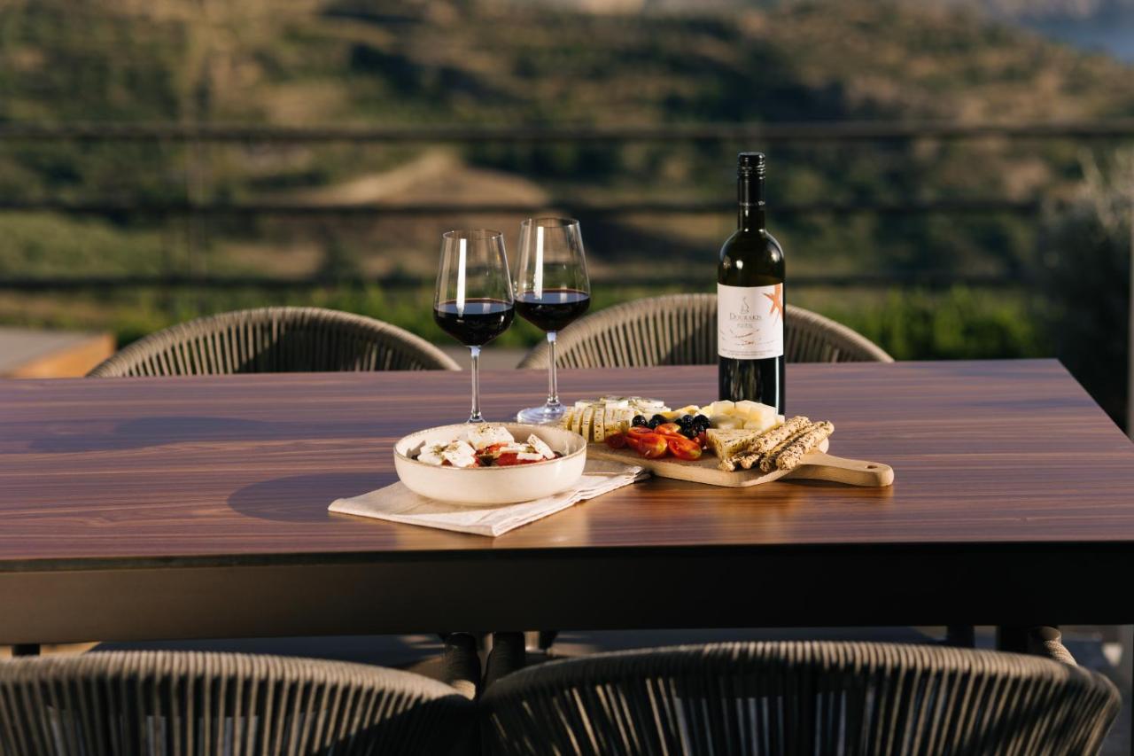 Villa Stella Suites Плакиас Екстериор снимка