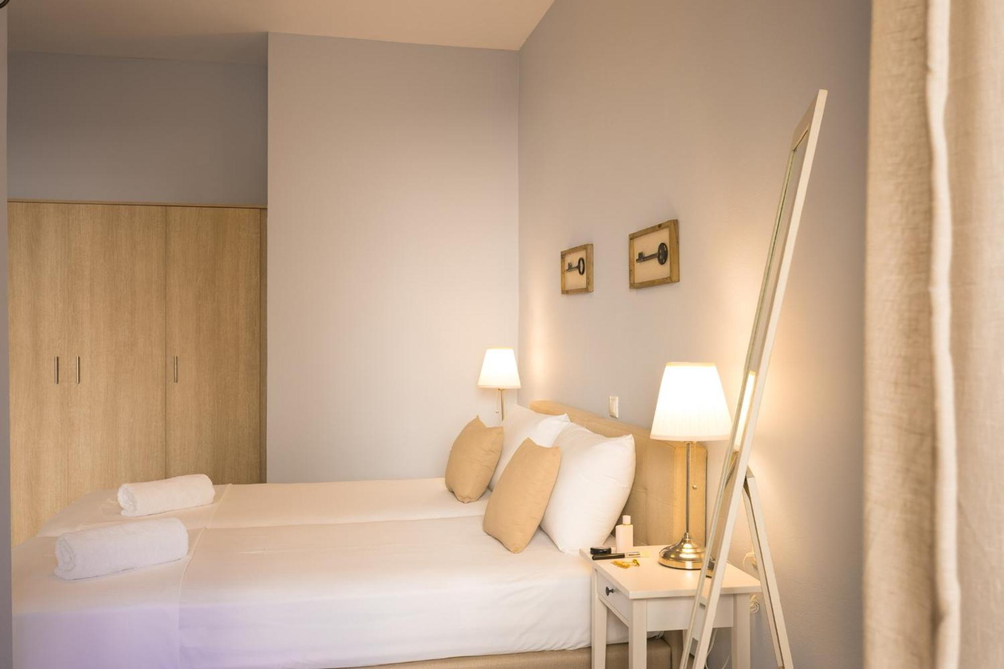 Villa Stella Suites Плакиас Екстериор снимка