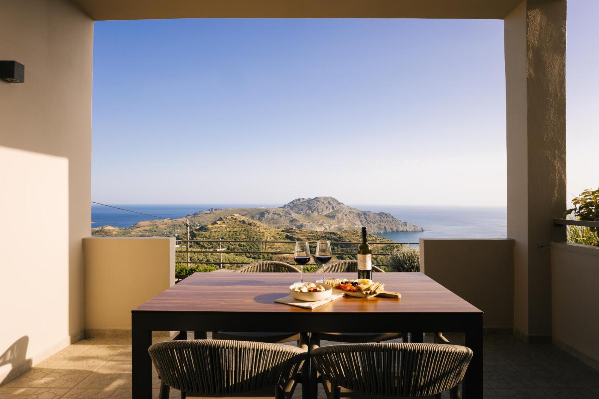 Villa Stella Suites Плакиас Екстериор снимка